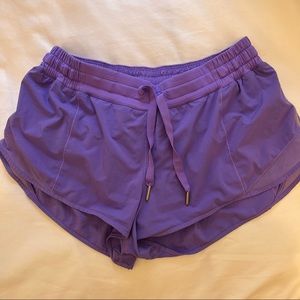 Lululemon Rare Color Hotty Hot Low-Rise Short 2.5”